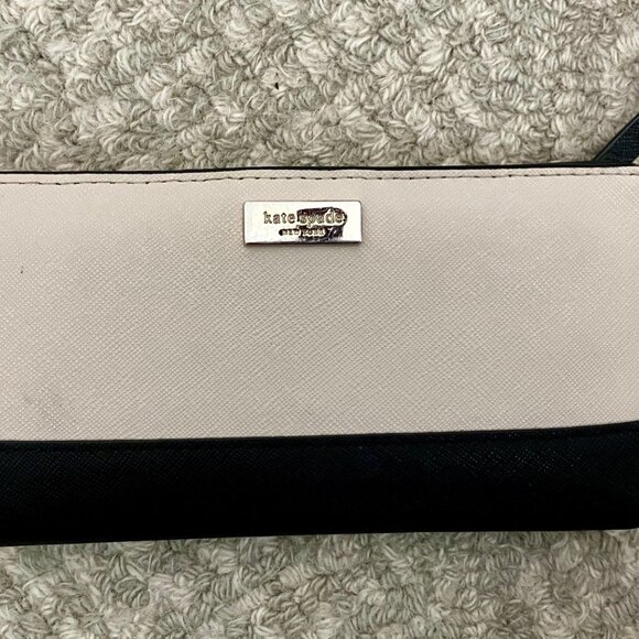 Kate Spade wallet - Picture 1 of 3